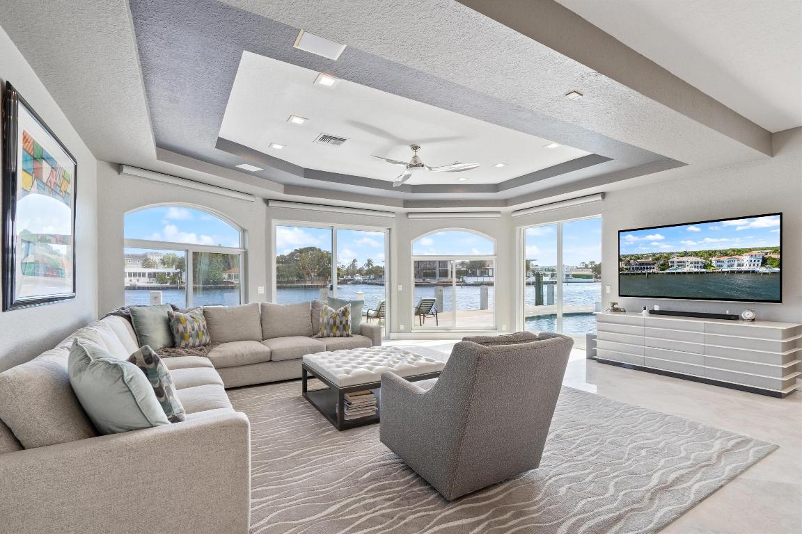 660 Golden Harbour Drive