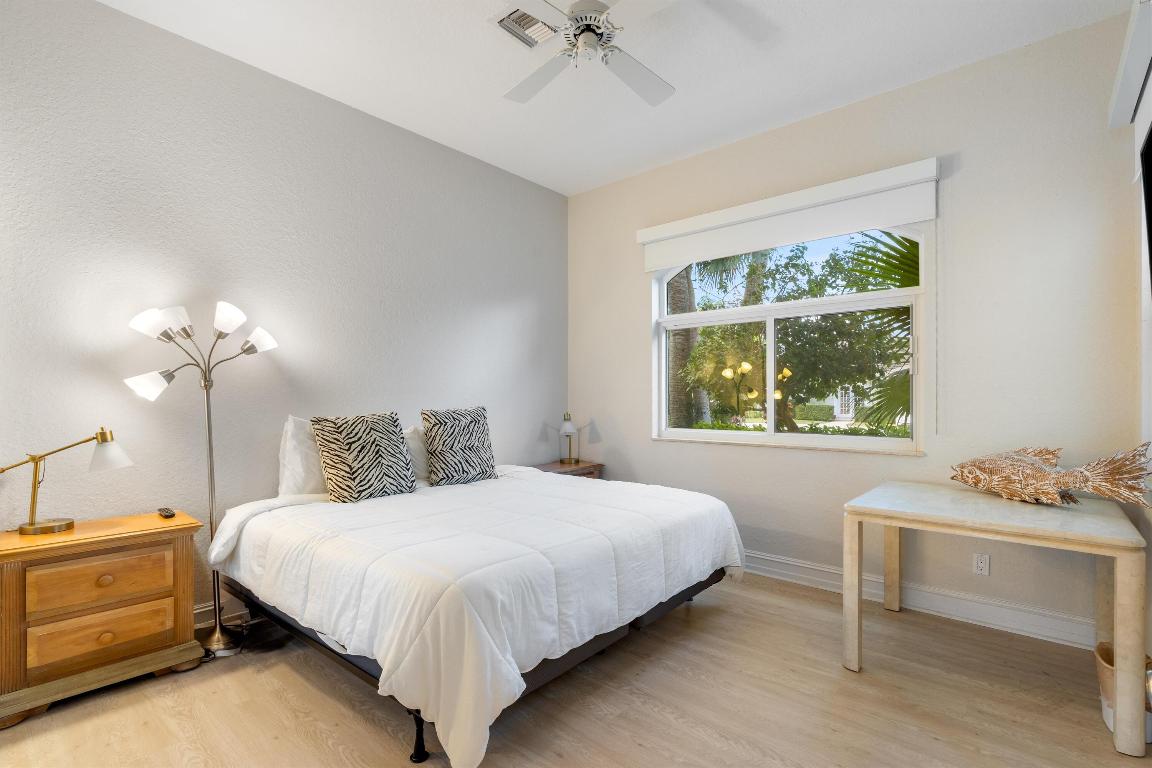 660 Golden Harbour Drive