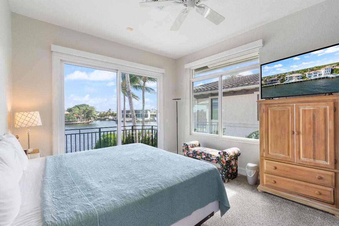 660 Golden Harbour Drive