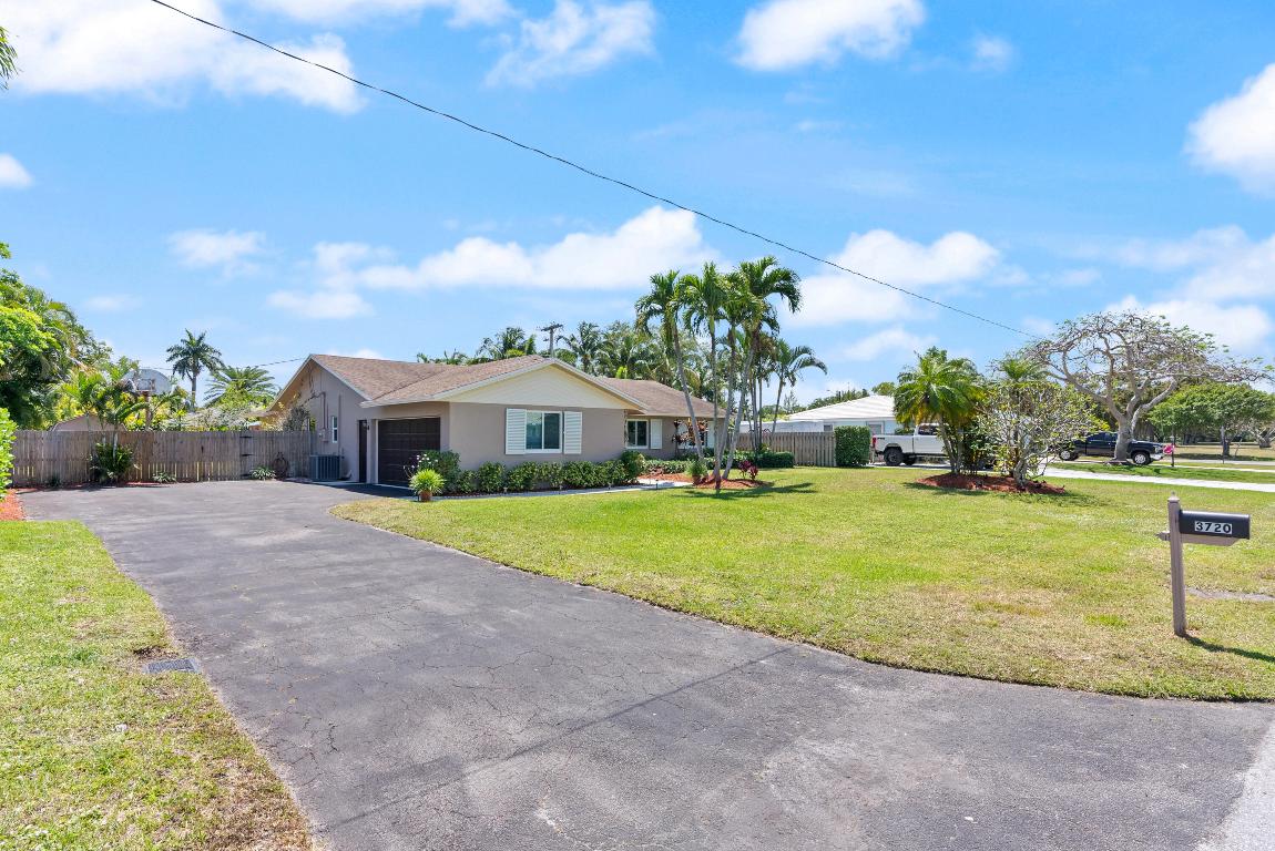 3720 Sherwood Boulevard