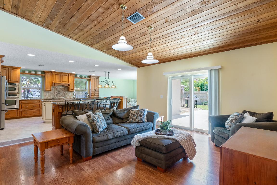 3720 Sherwood Boulevard