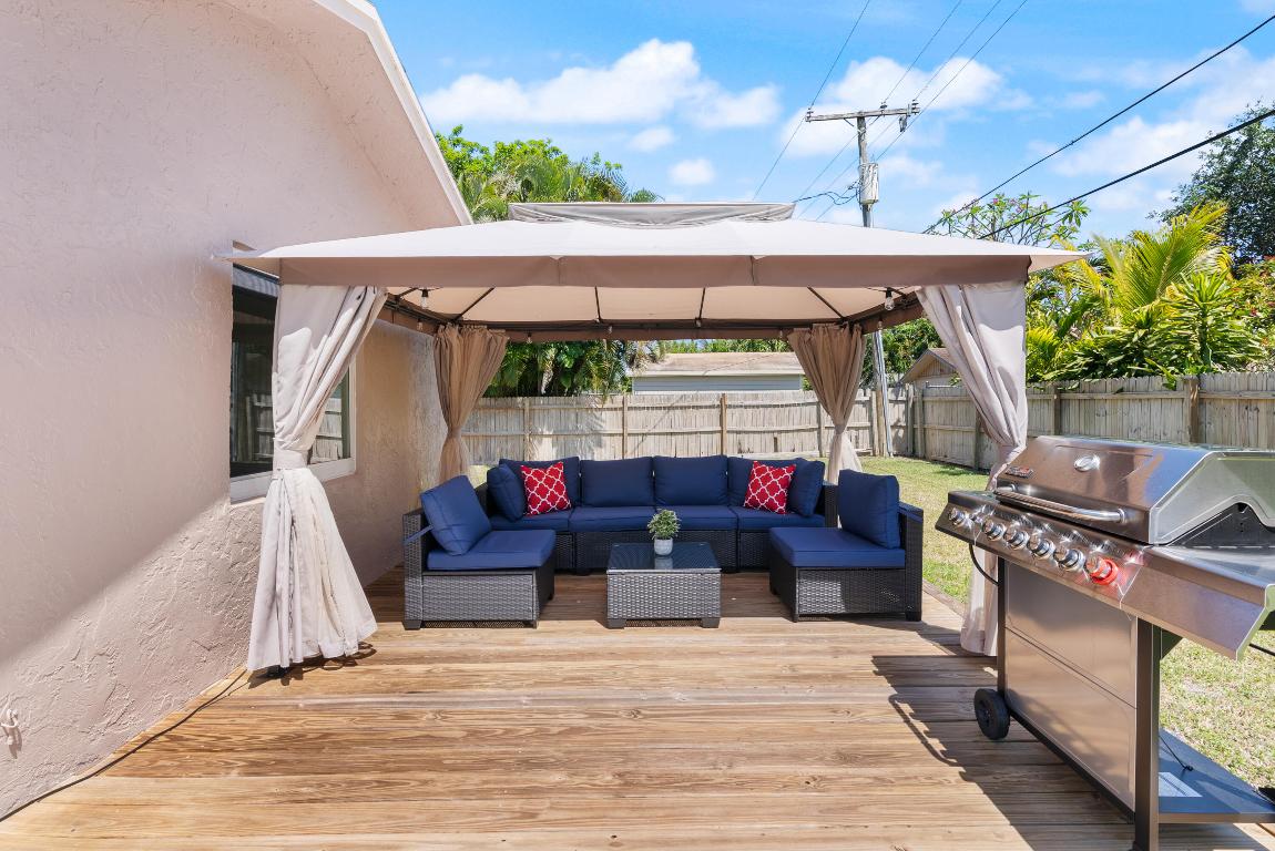 3720 Sherwood Boulevard