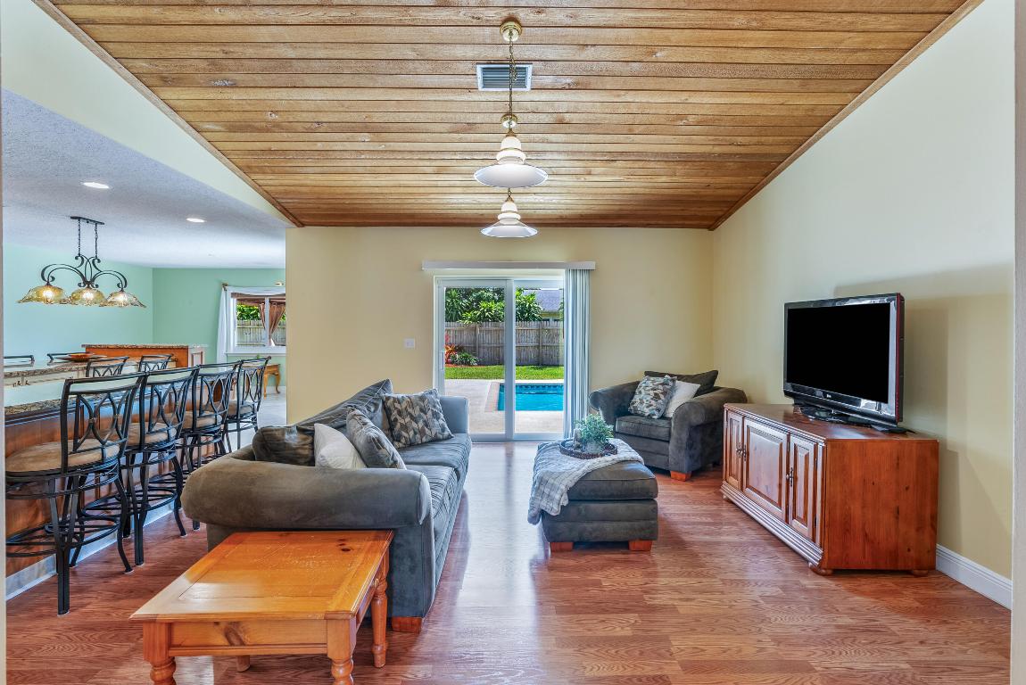 3720 Sherwood Boulevard