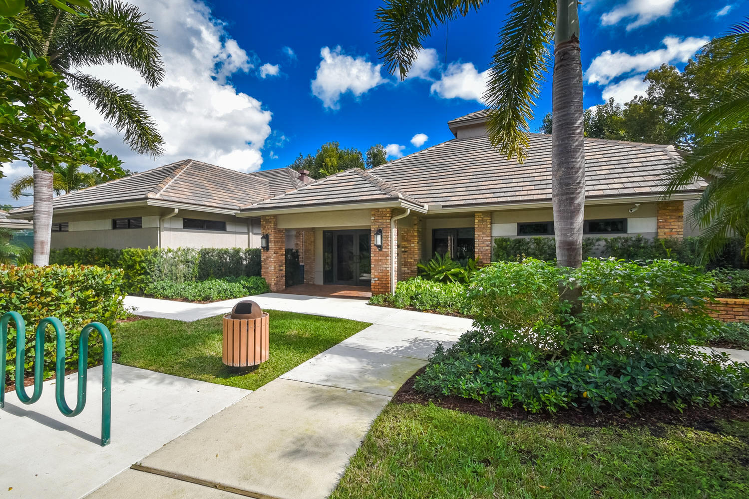 3185 St. James Drive