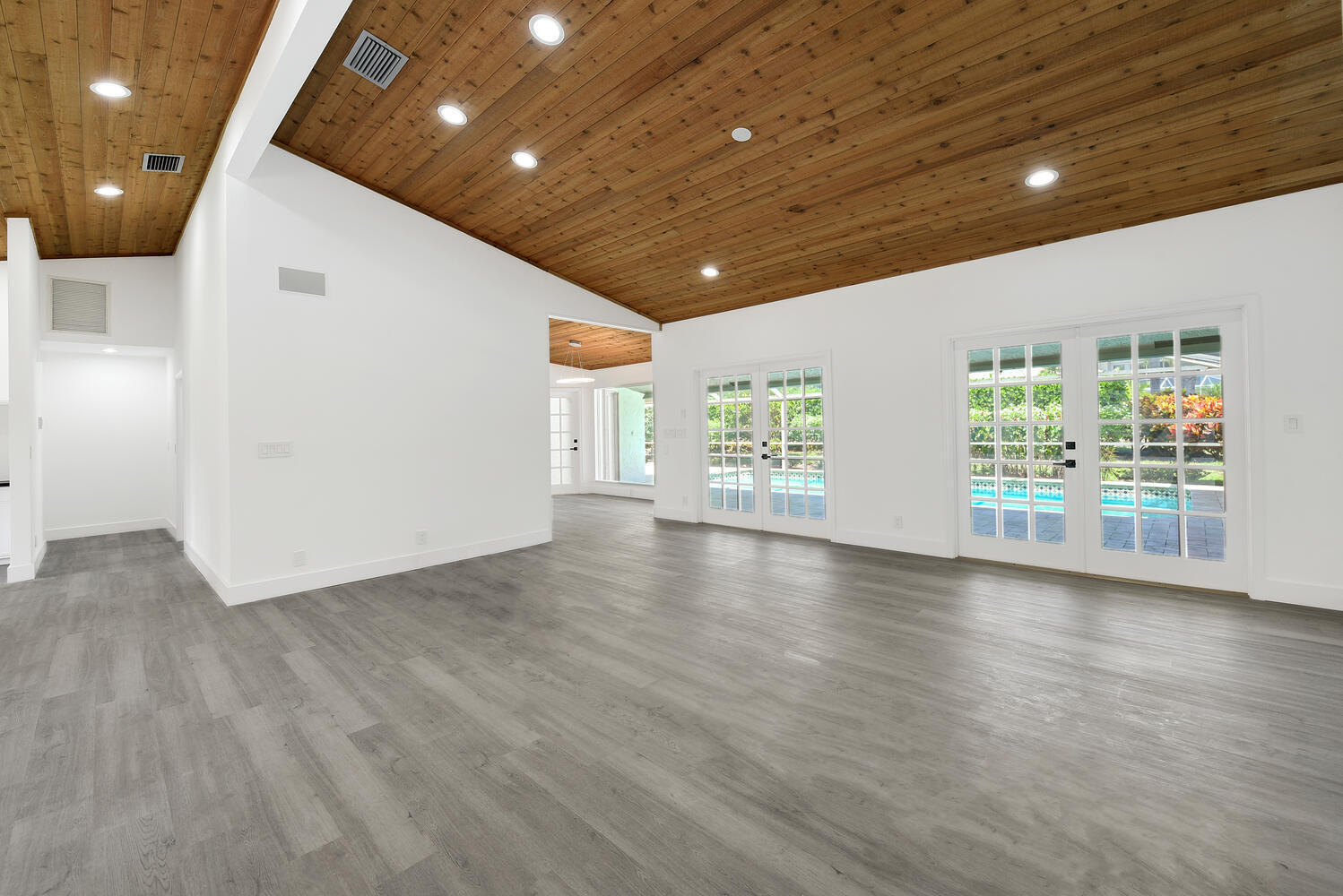 3185 St. James Drive