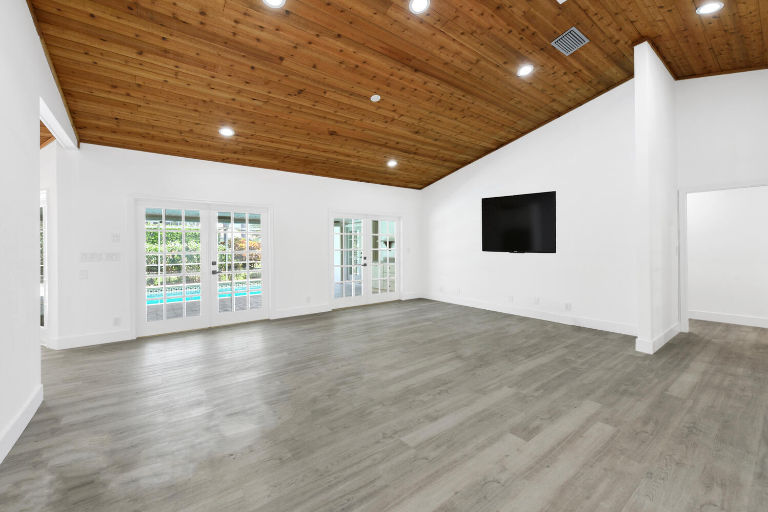 3185 St. James Drive
