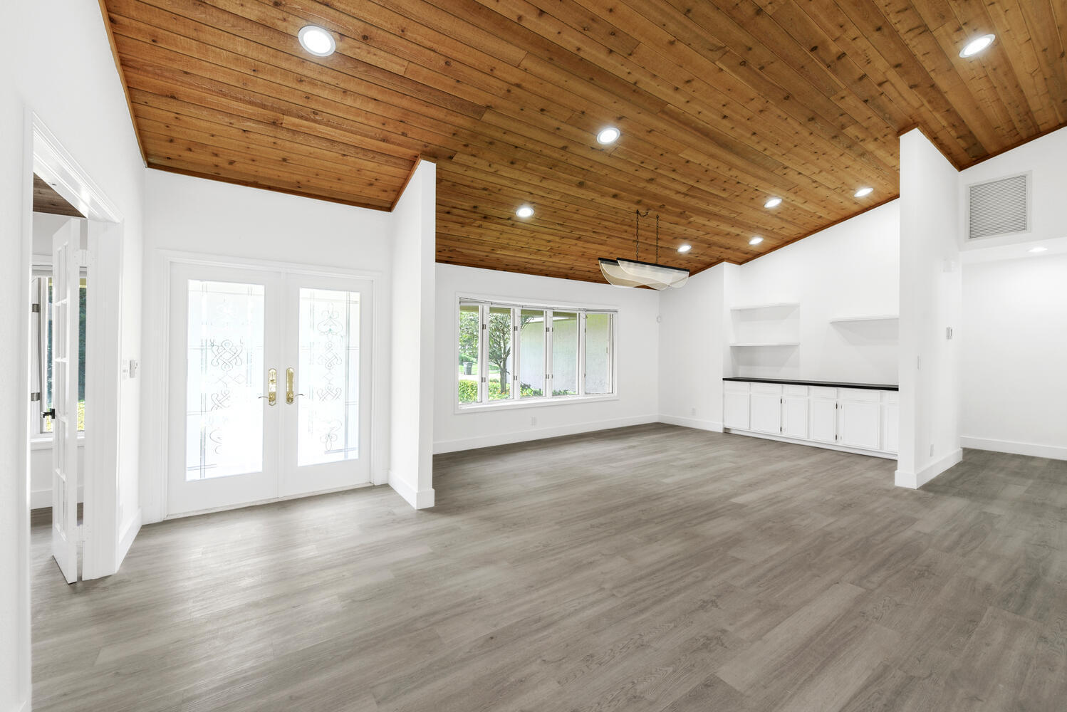 3185 St. James Drive