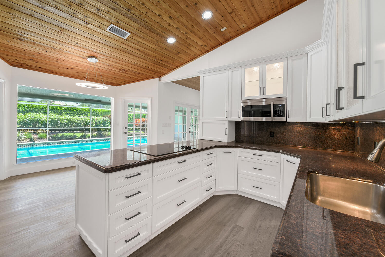 3185 St. James Drive