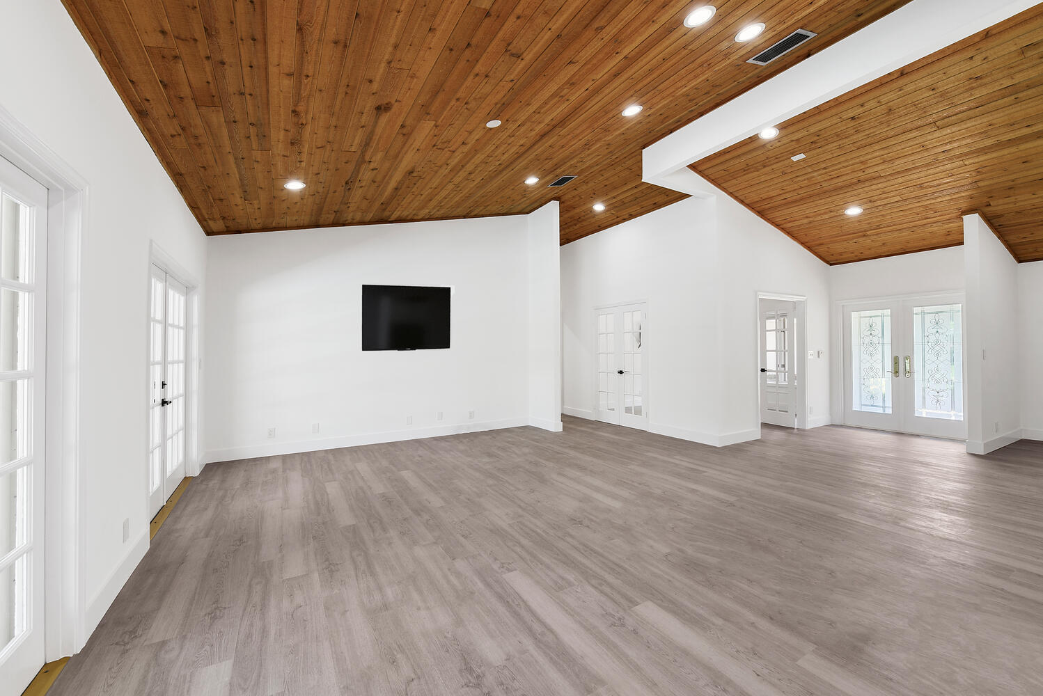 3185 St. James Drive