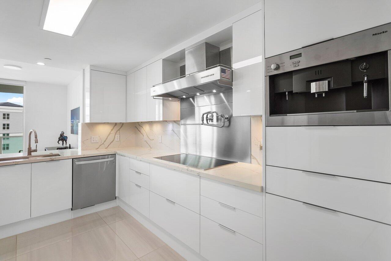 550 SE Mizner Boulevard B-802