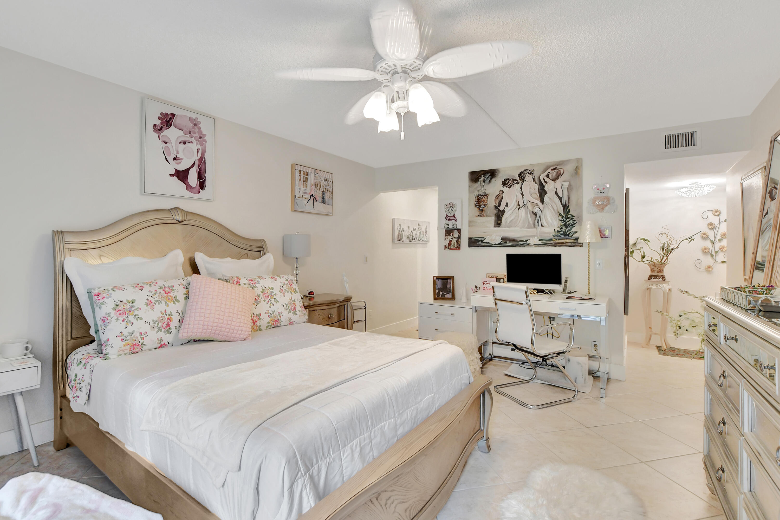 5650 Camino Del Sol, 203