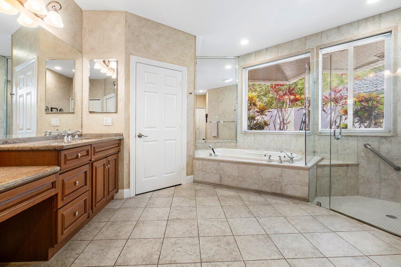 5761 Paddington Way