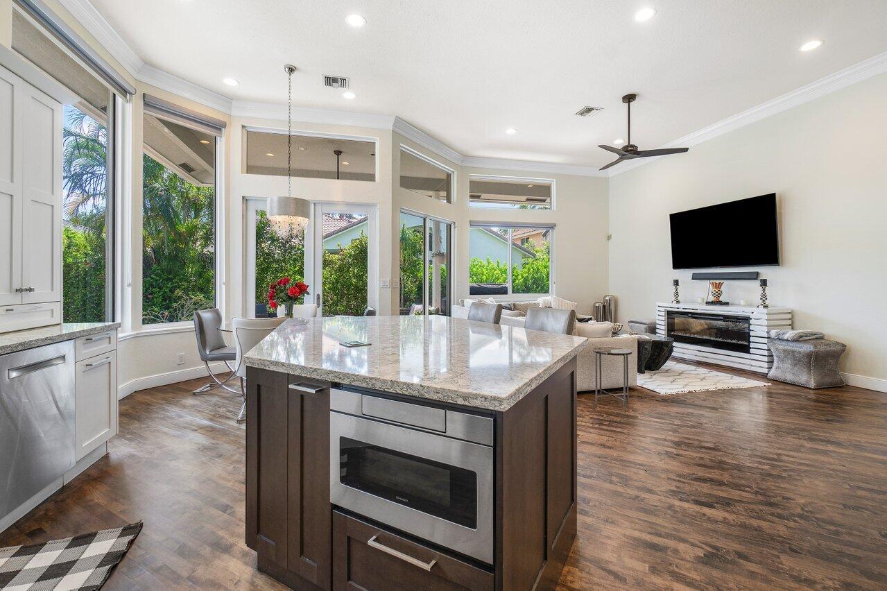 5761 Paddington Way
