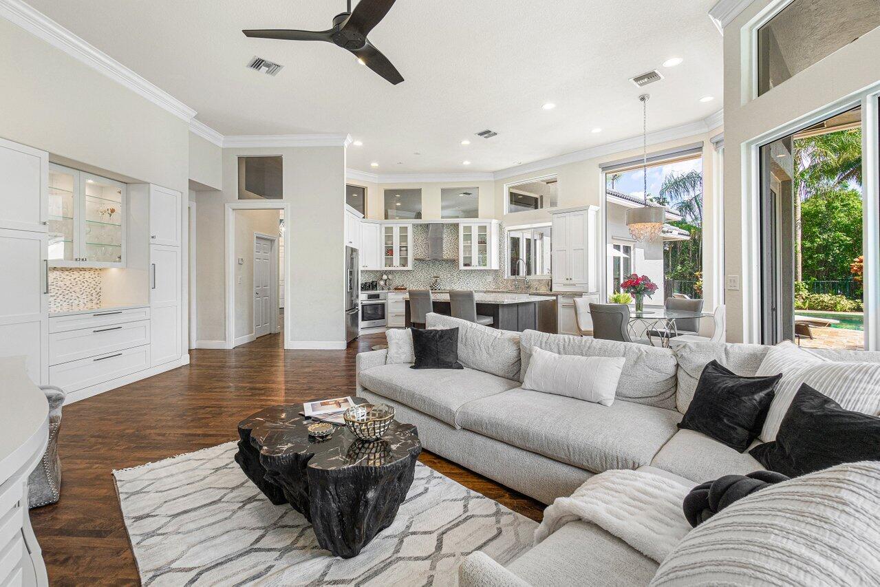 5761 Paddington Way