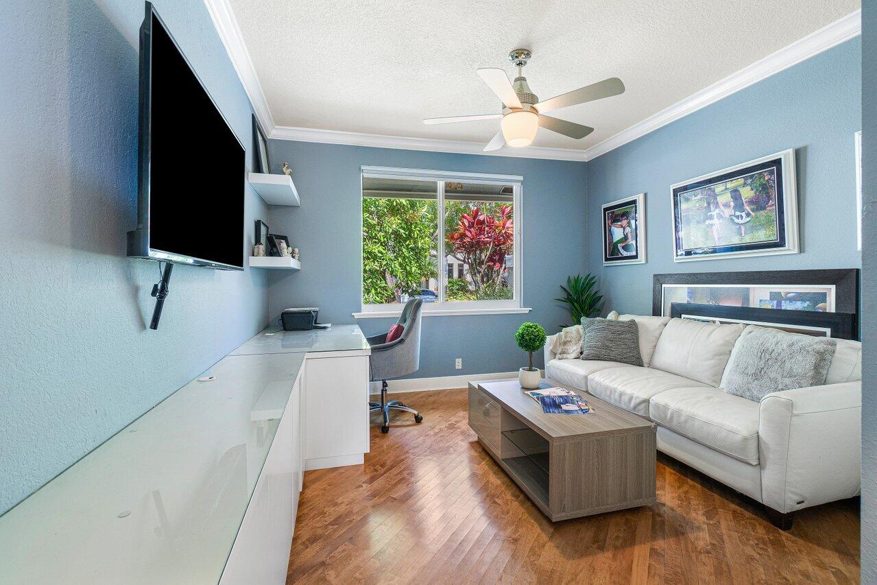 5761 Paddington Way