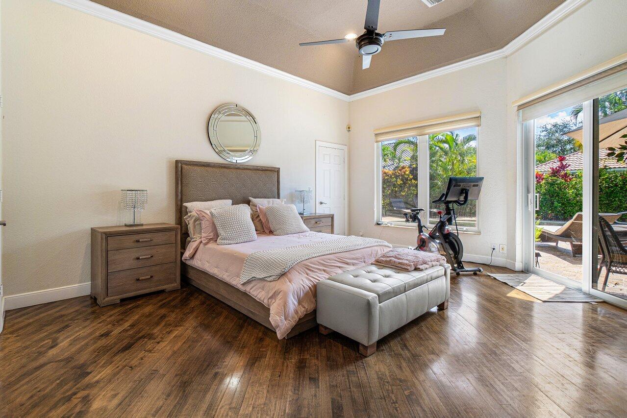 5761 Paddington Way