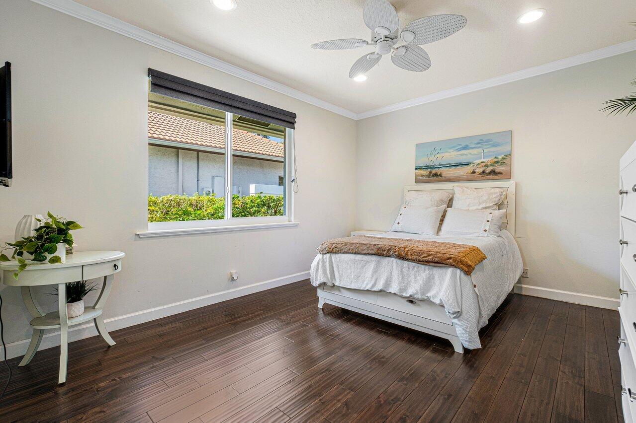 5761 Paddington Way