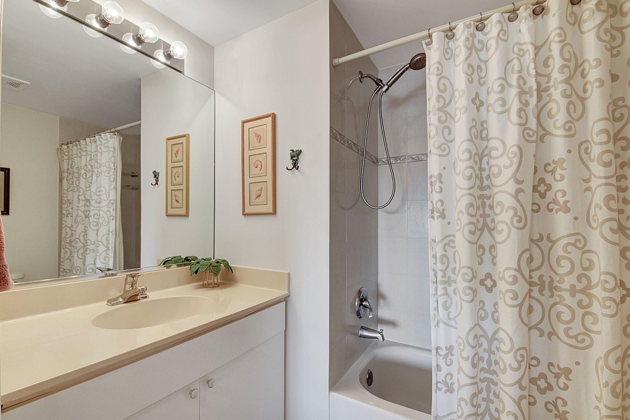 2105 Lavers Circle 202