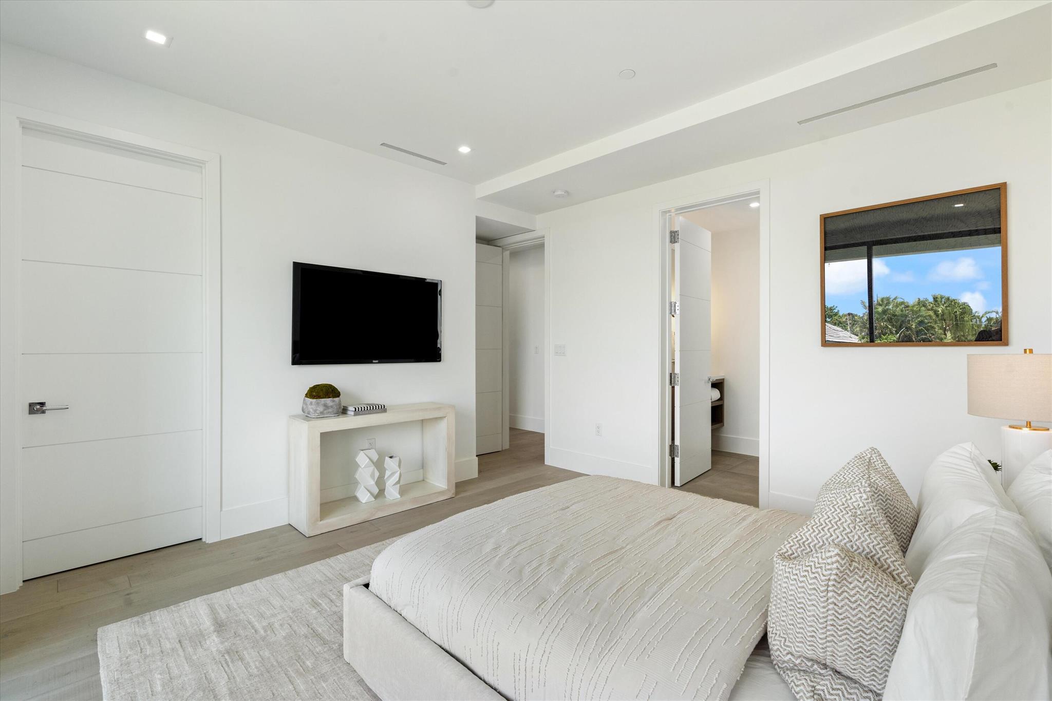 1066 Del Harbour Drive