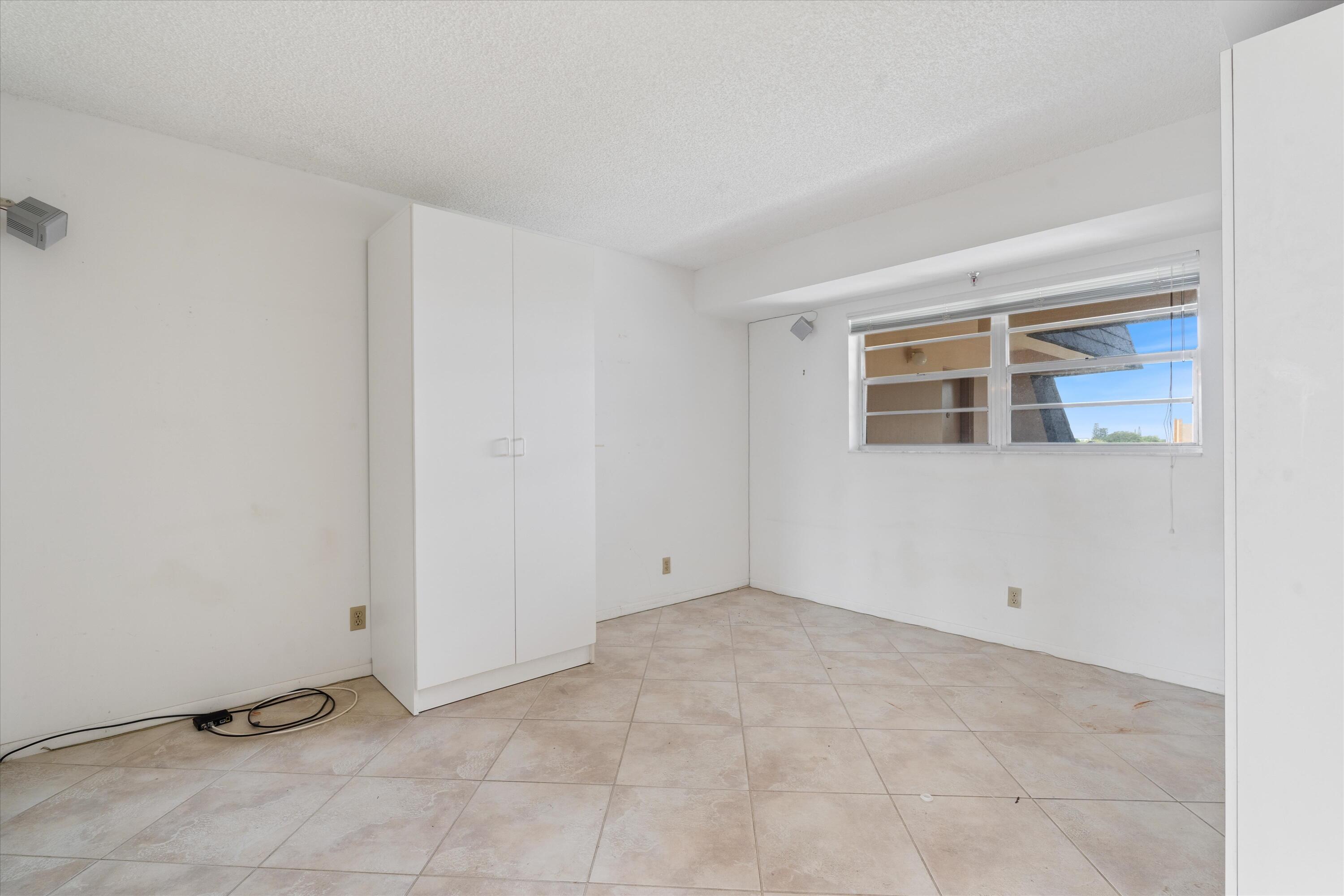5340 NW 2nd Avenue Ph-29