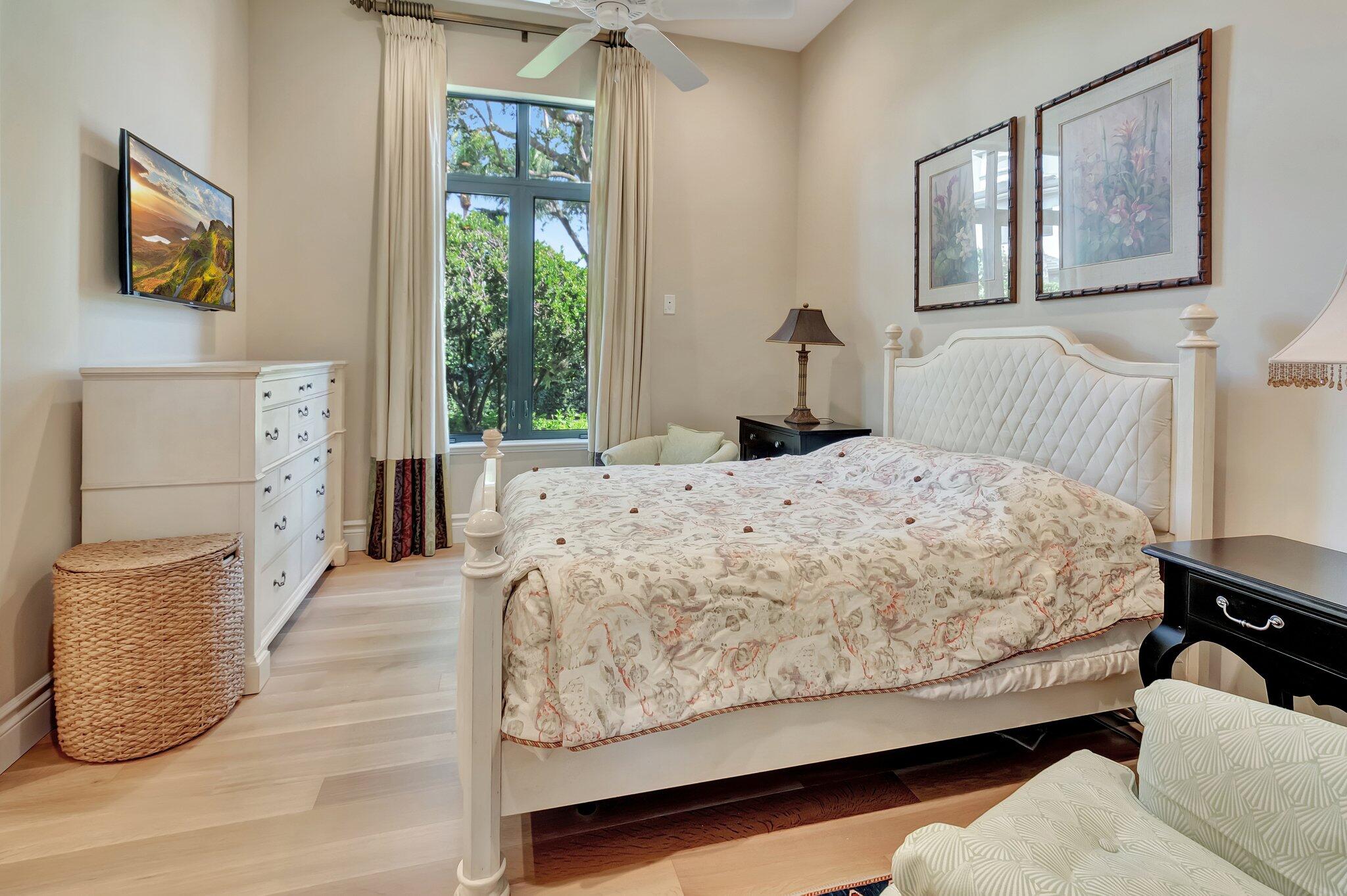 9230 Este Lago Drive