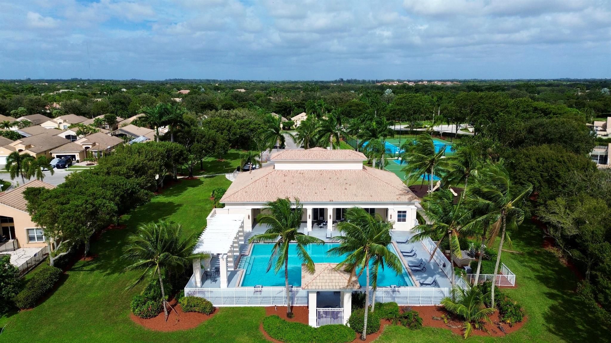 9517 Verona Lakes Blvd Boulevard