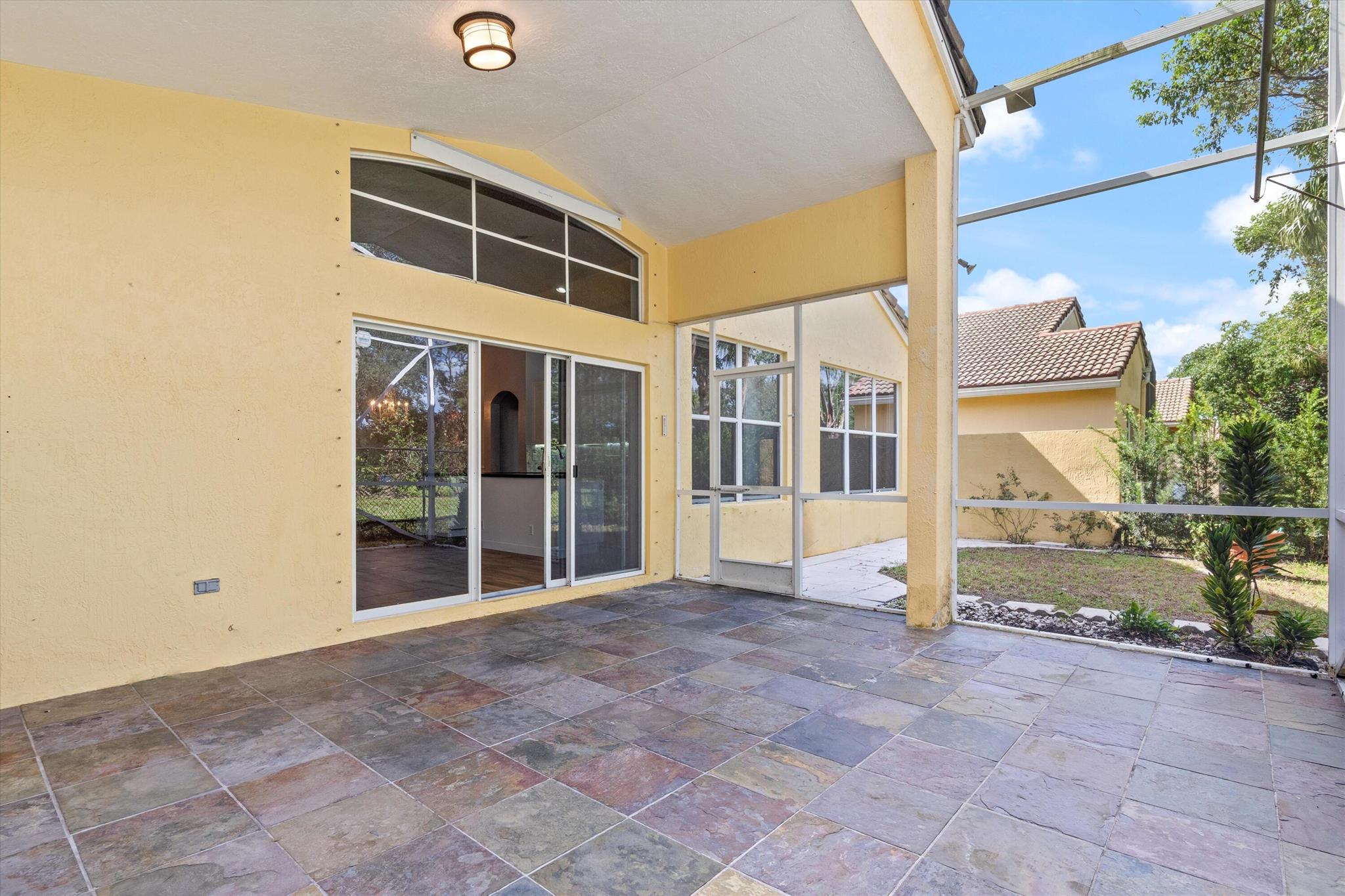 9517 Verona Lakes Blvd Boulevard