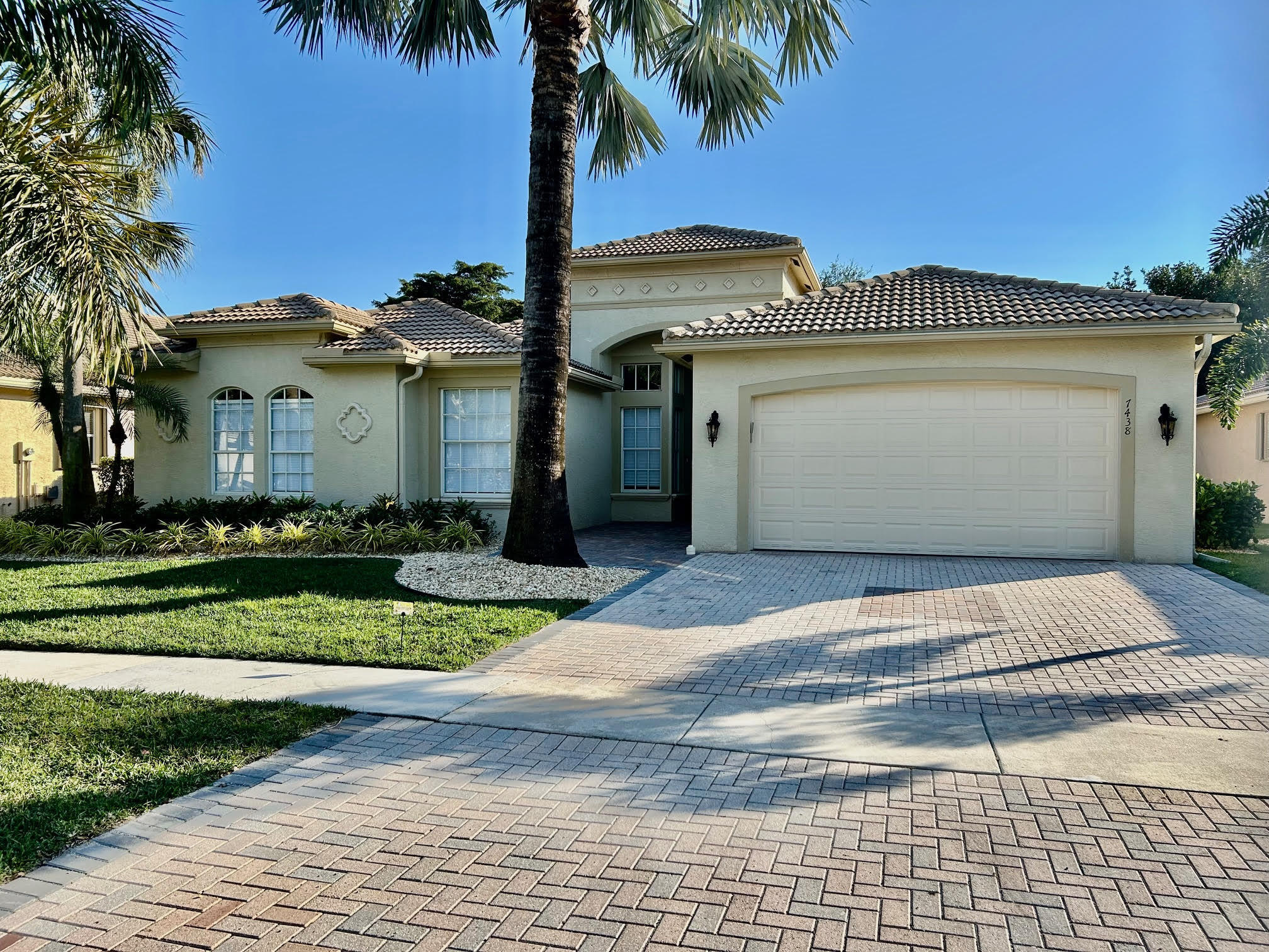7438 Carmela Way