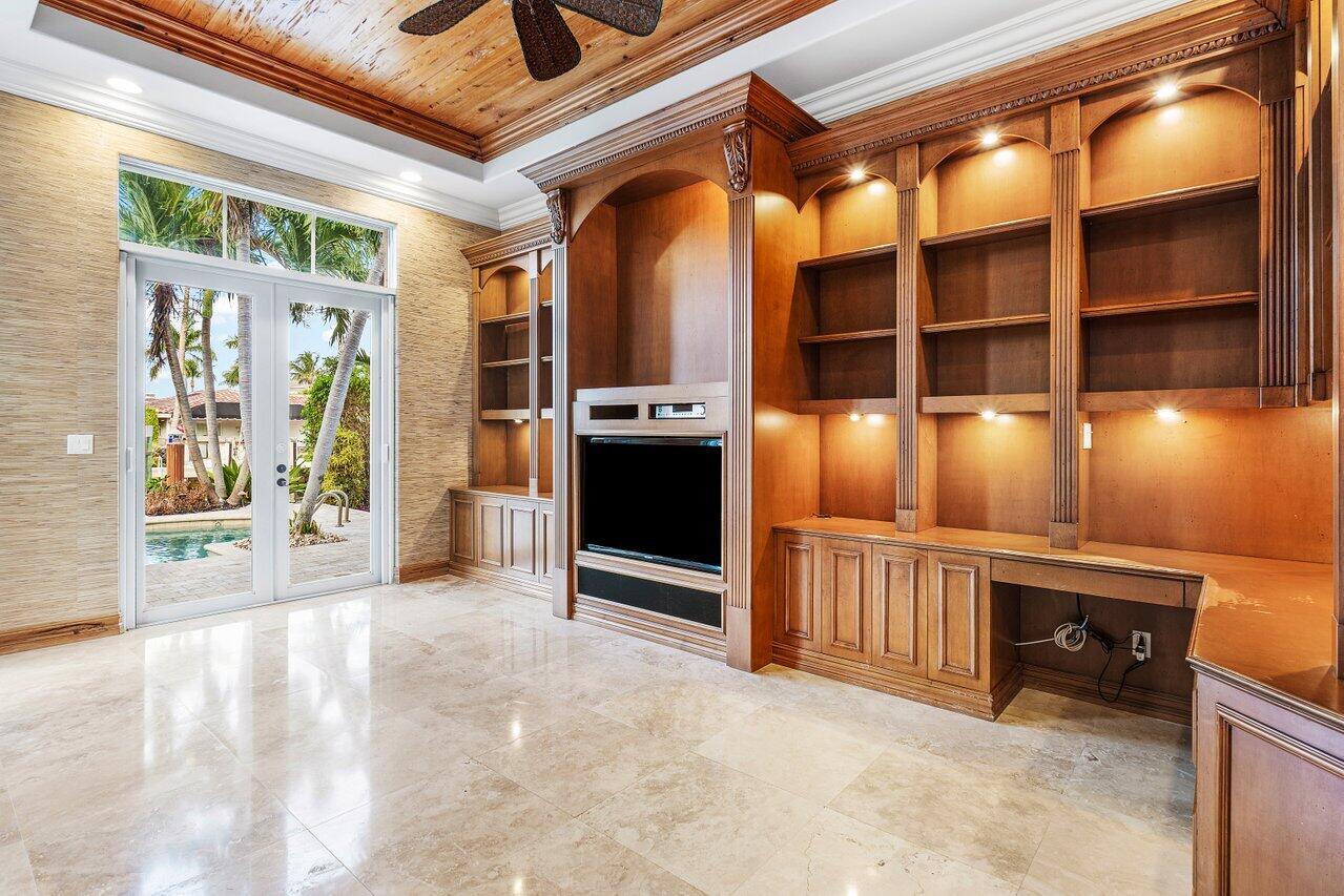 811 NE 33rd Street