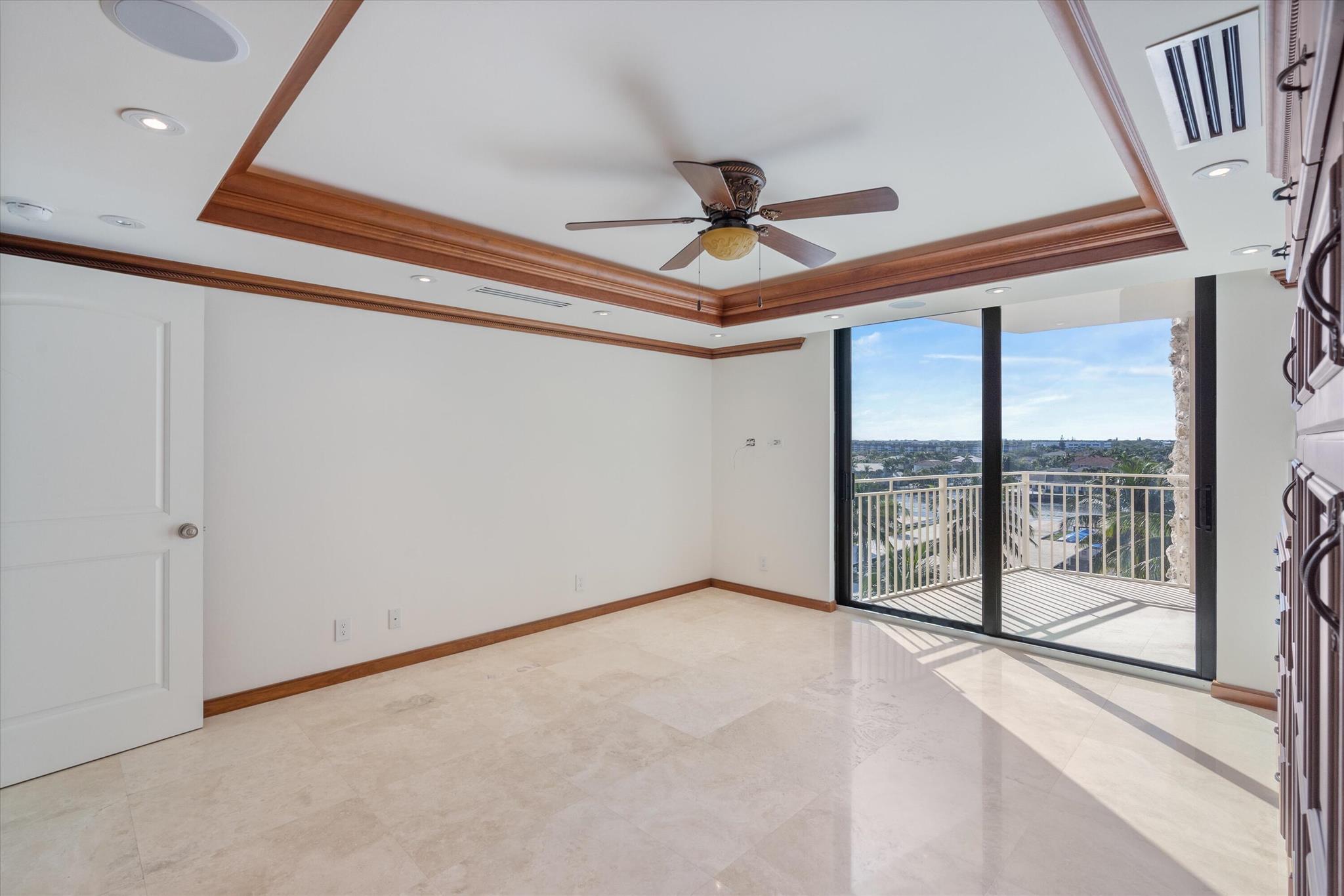 2155 S Ocean Boulevard 10