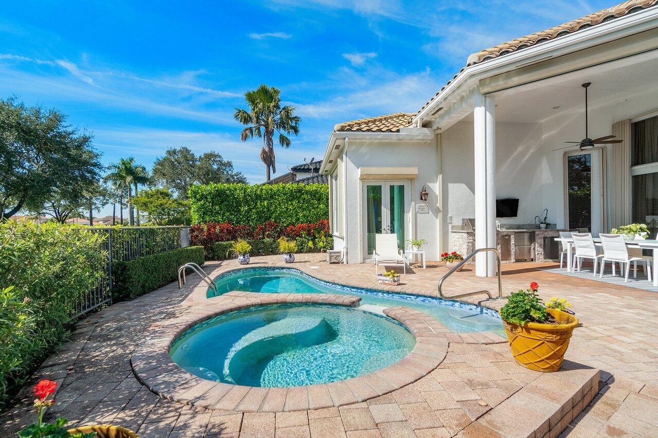 6473 Enclave Way