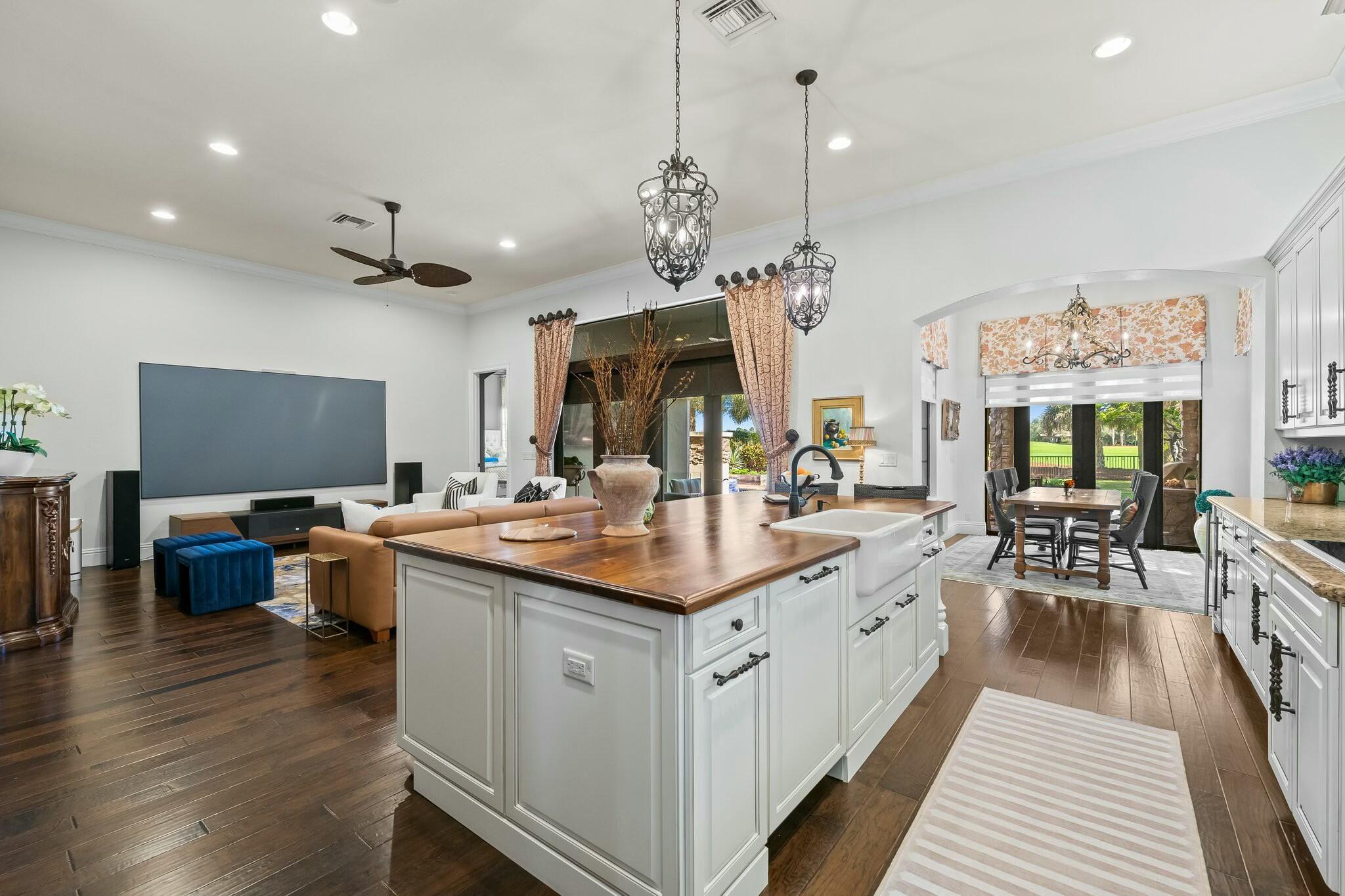 7380 Wisteria Av Avenue