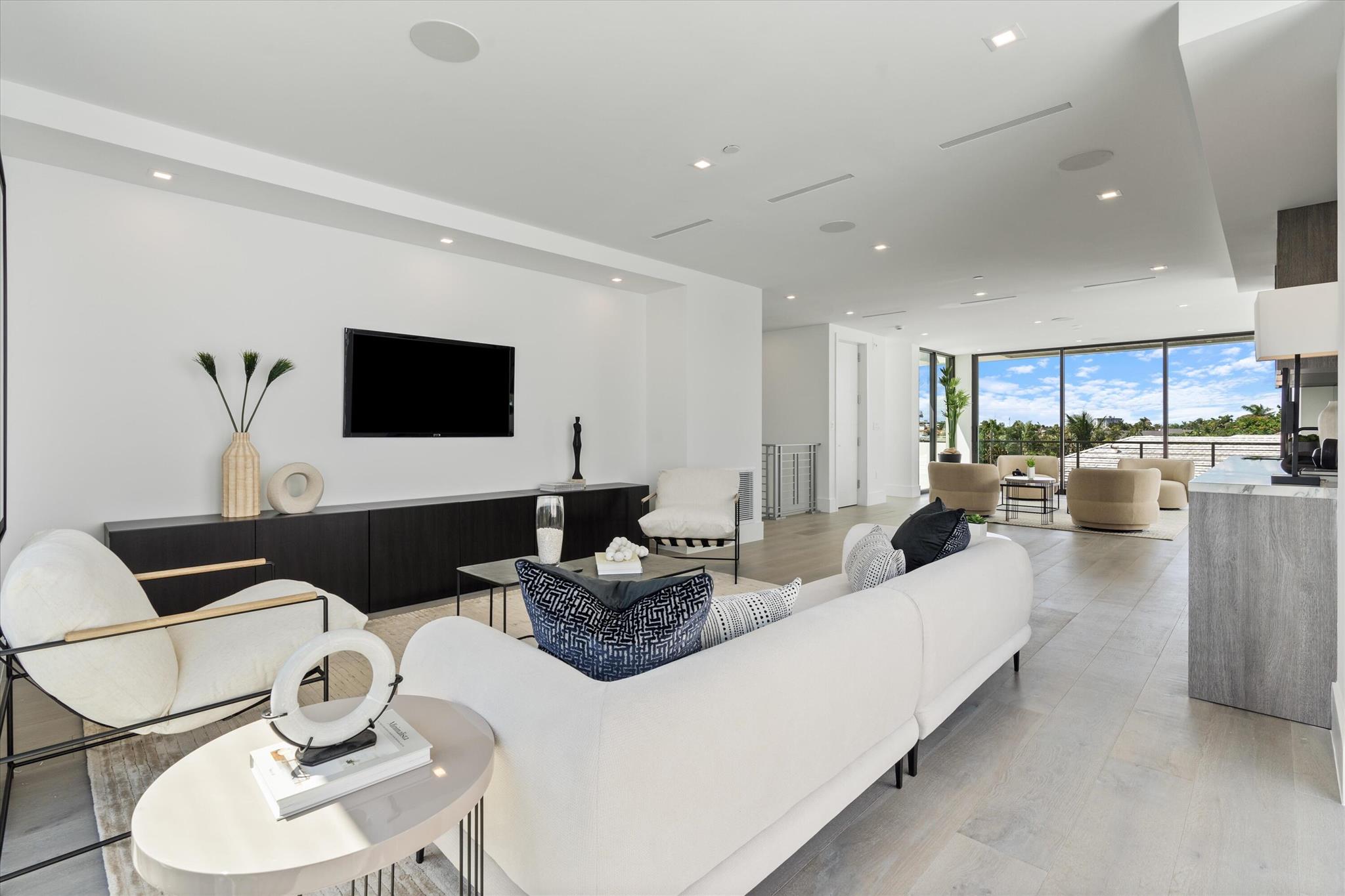 1068 Del Harbour Drive