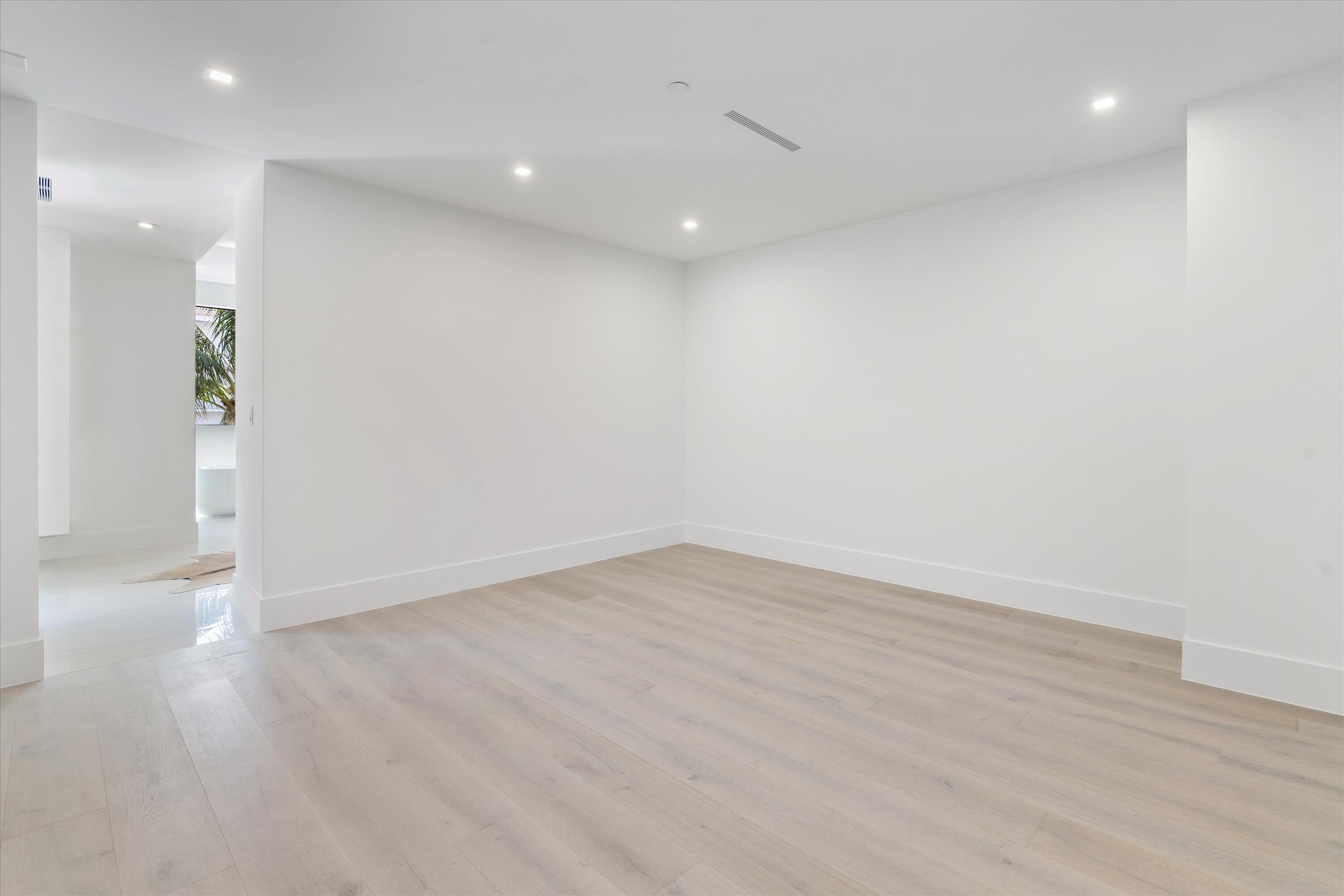 1068 Del Harbour Drive