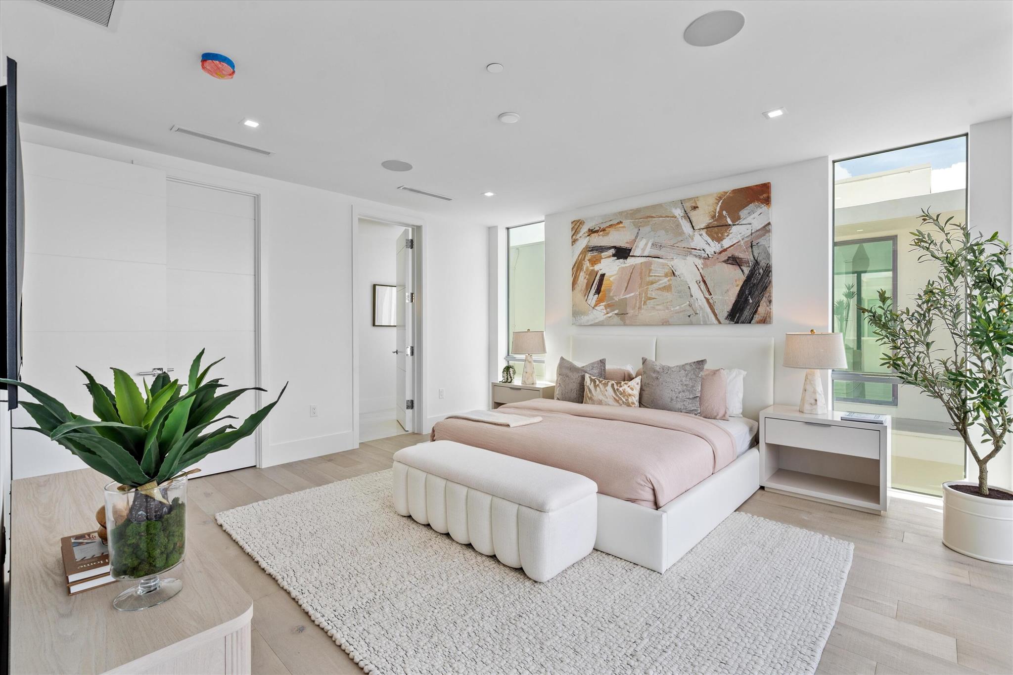 1070 Del Harbour Drive