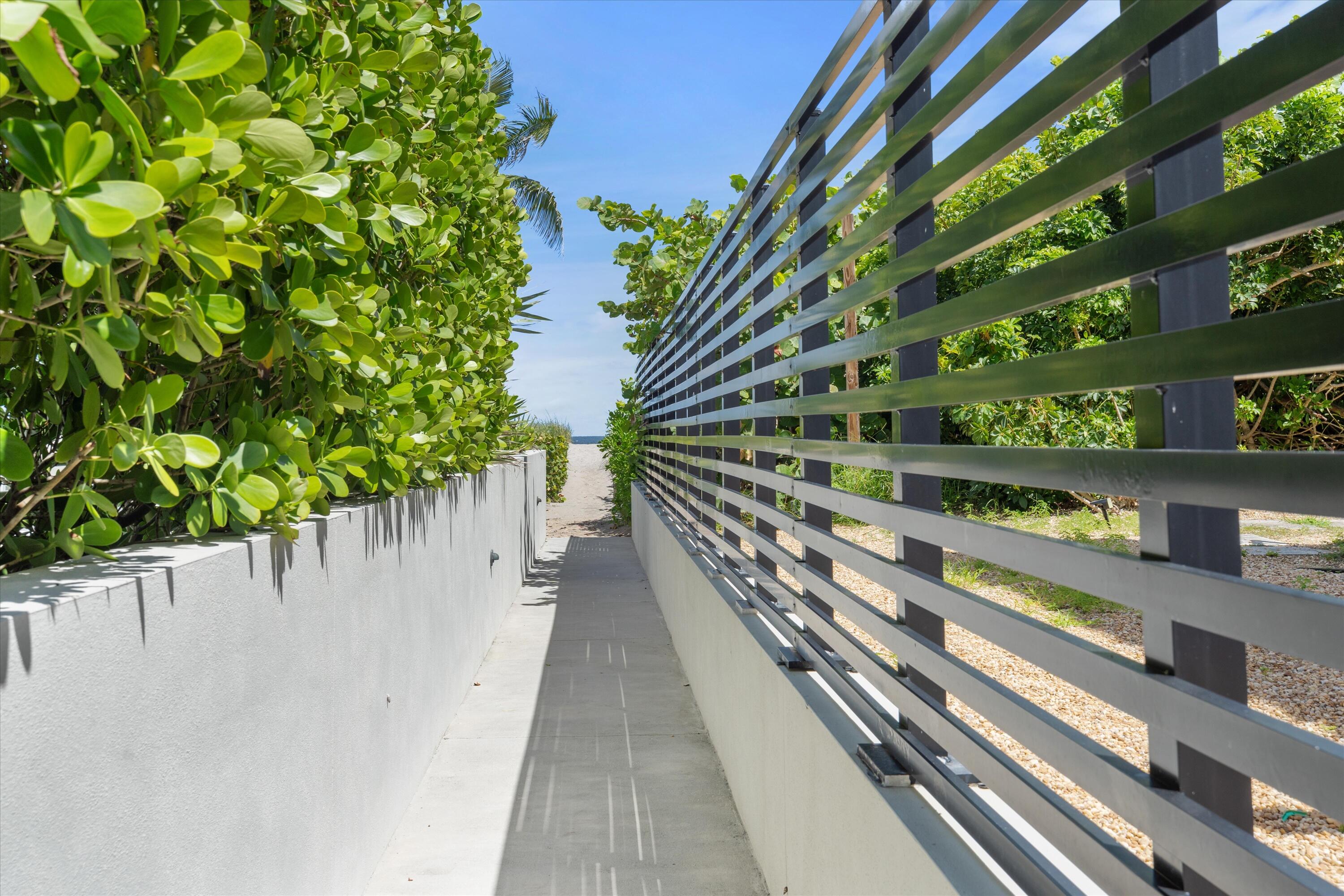 1070 Del Harbour Drive