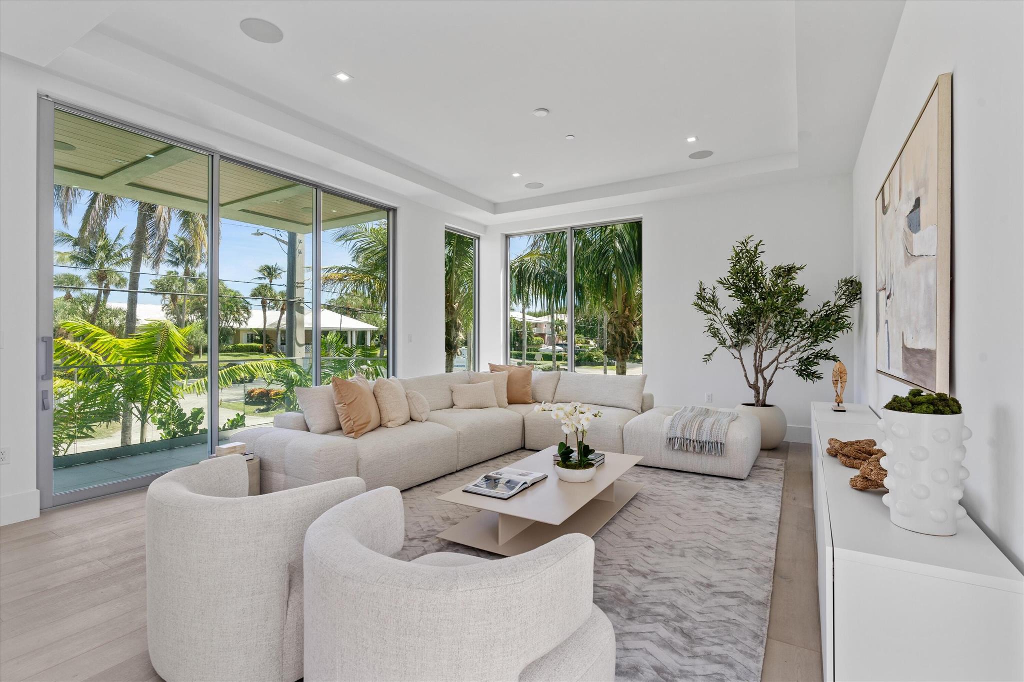 1070 Del Harbour Drive