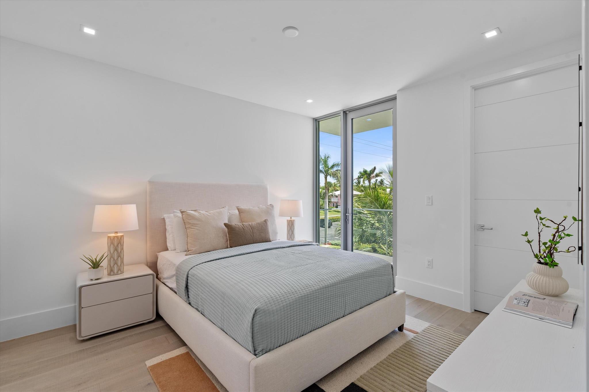 1070 Del Harbour Drive