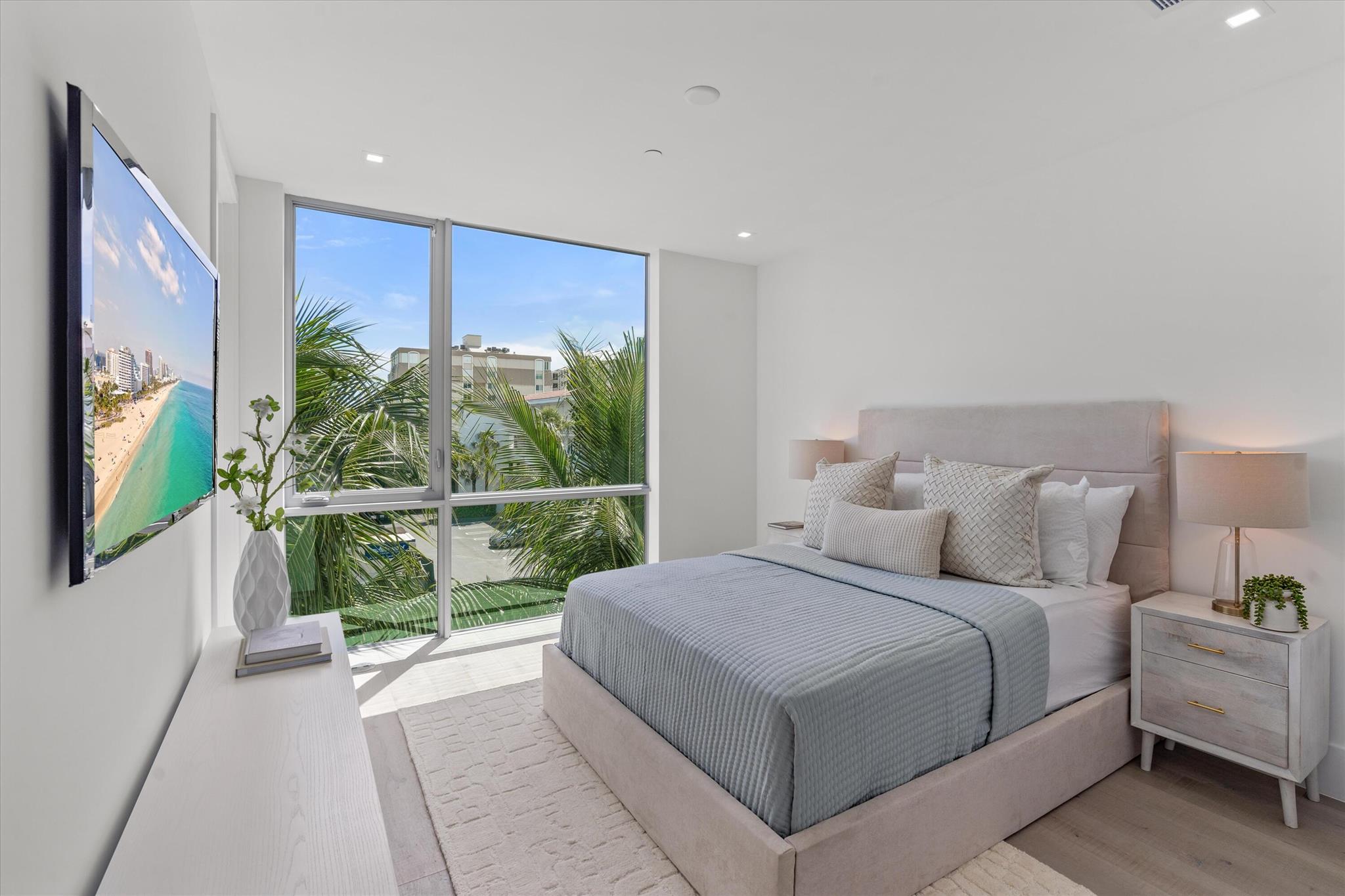 1070 Del Harbour Drive