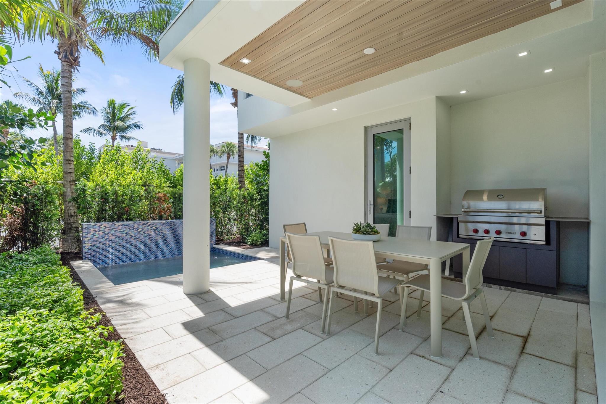 1070 Del Harbour Drive