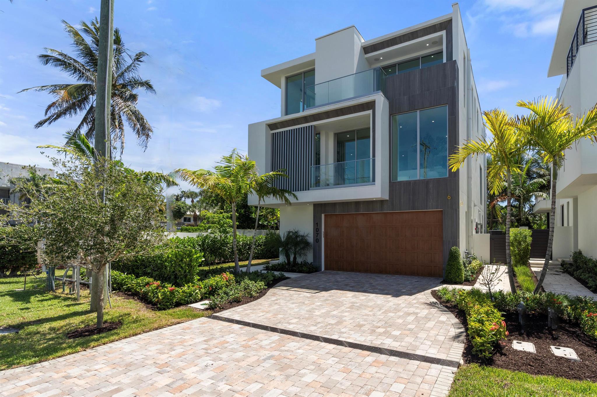 1070 Del Harbour Drive