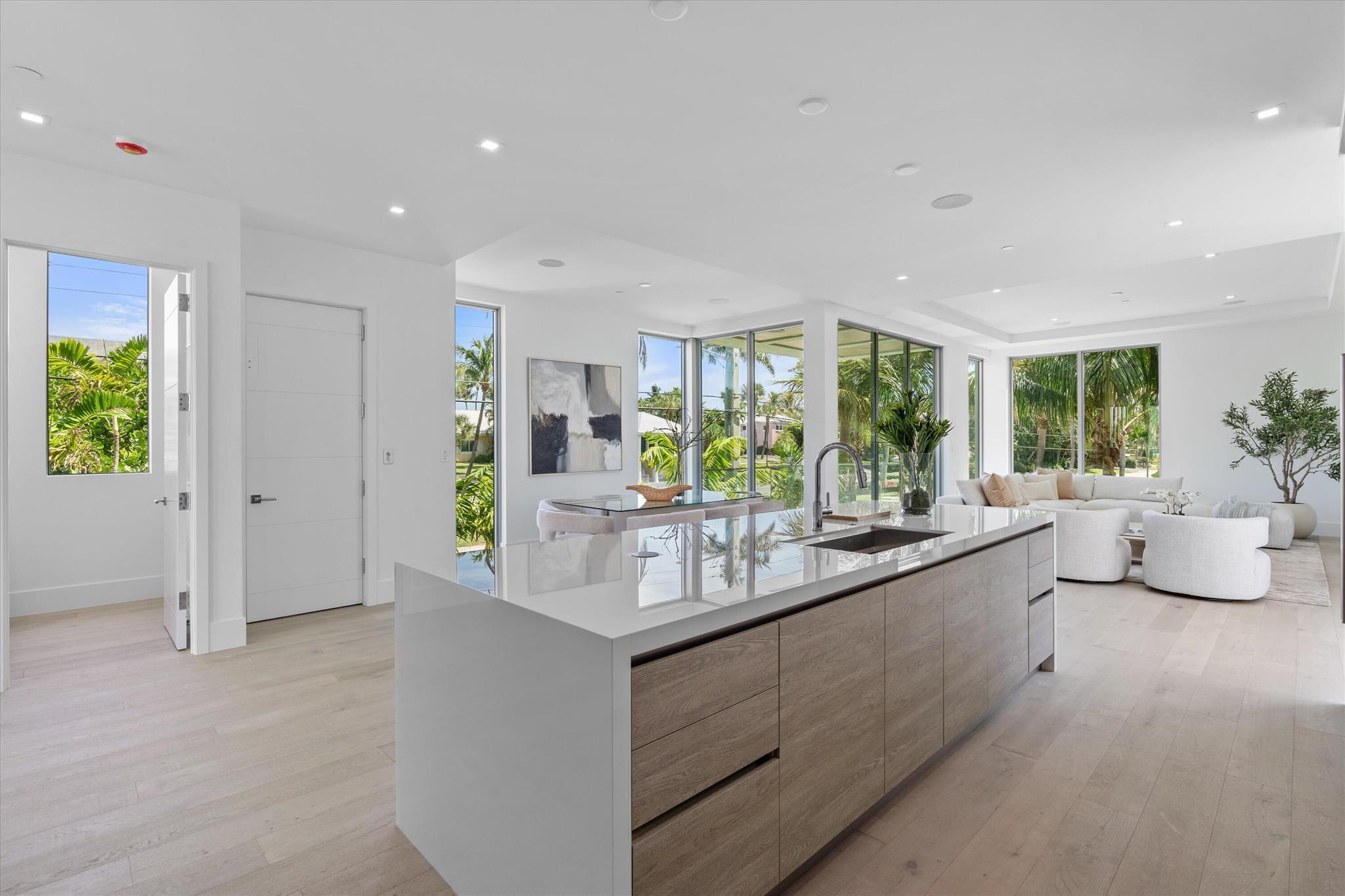 1070 Del Harbour Drive