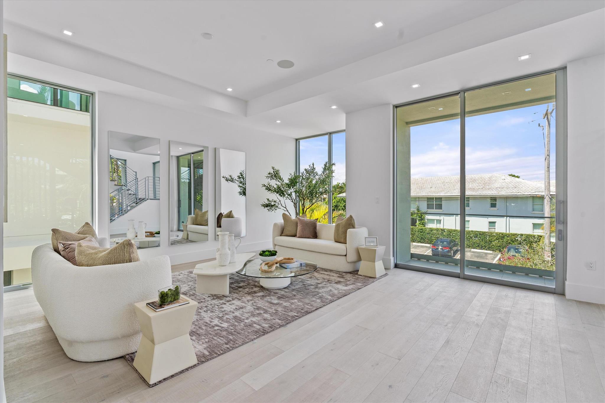 1070 Del Harbour Drive