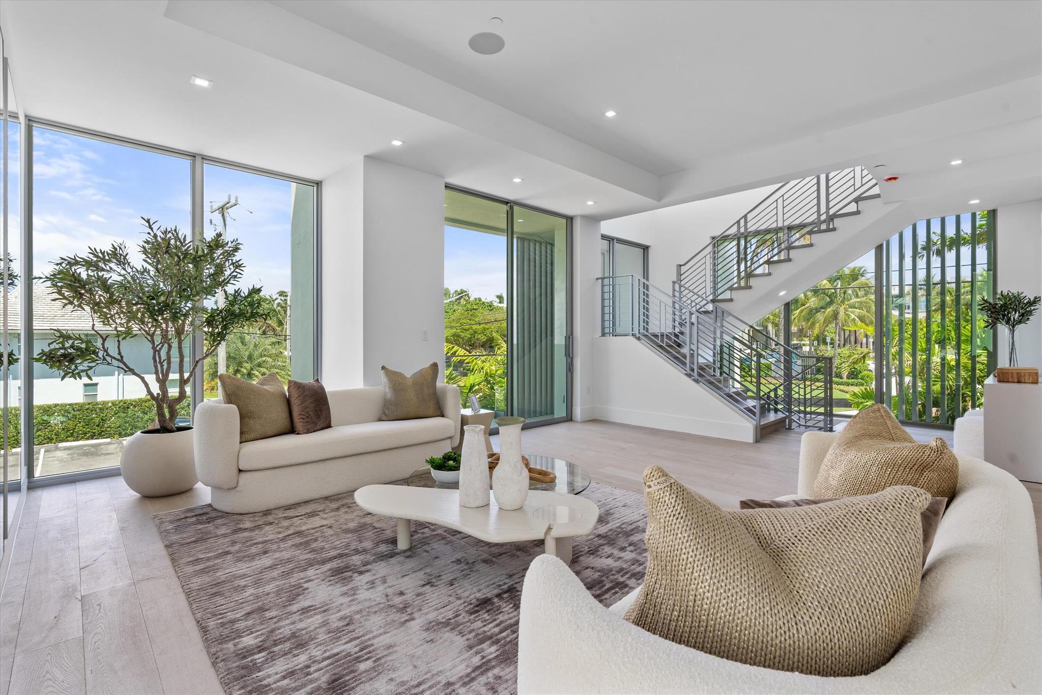 1070 Del Harbour Drive