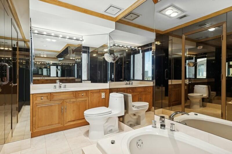 300 SE 5th Avenue 6010