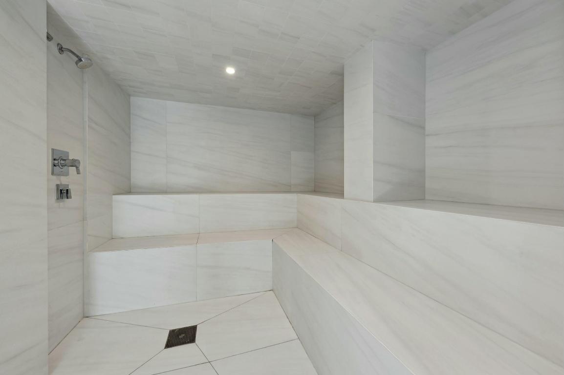 300 SE 5th Avenue 6010