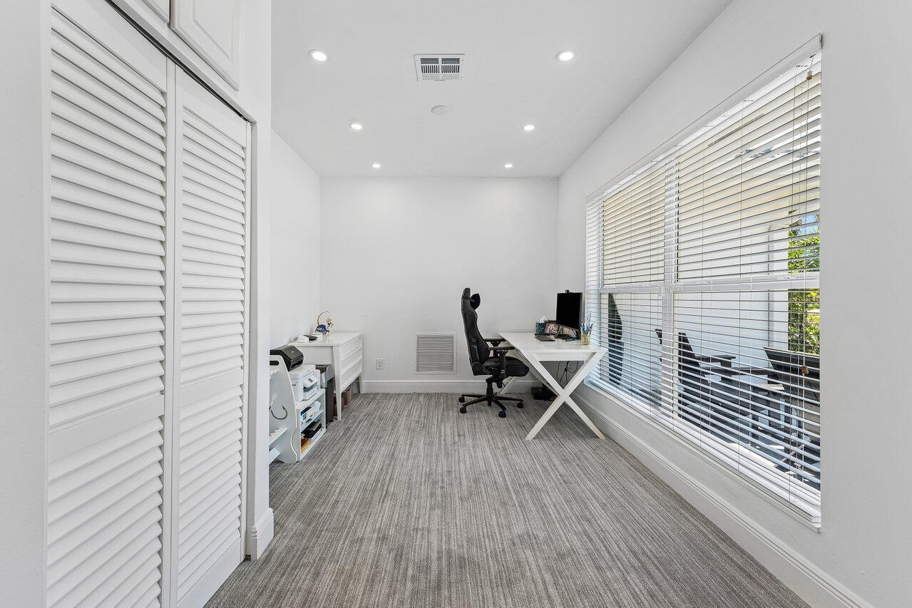 7700 NE Spanish Trail Court