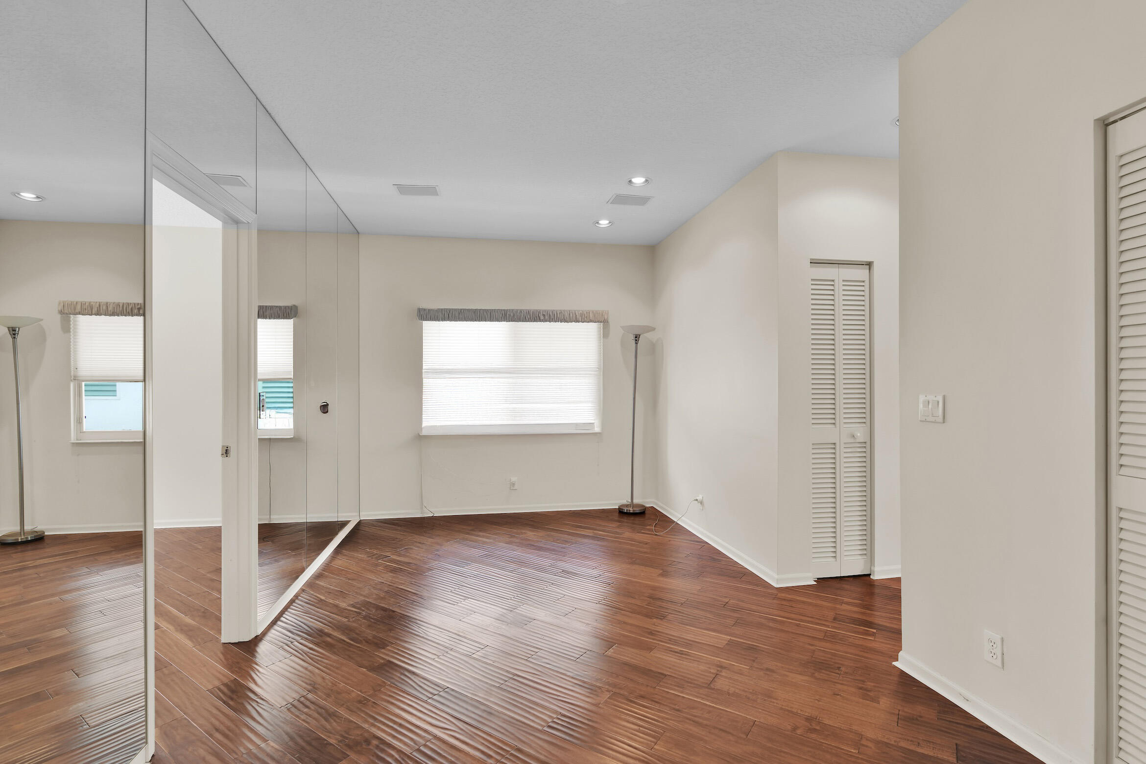 4132 NW 55th Place
