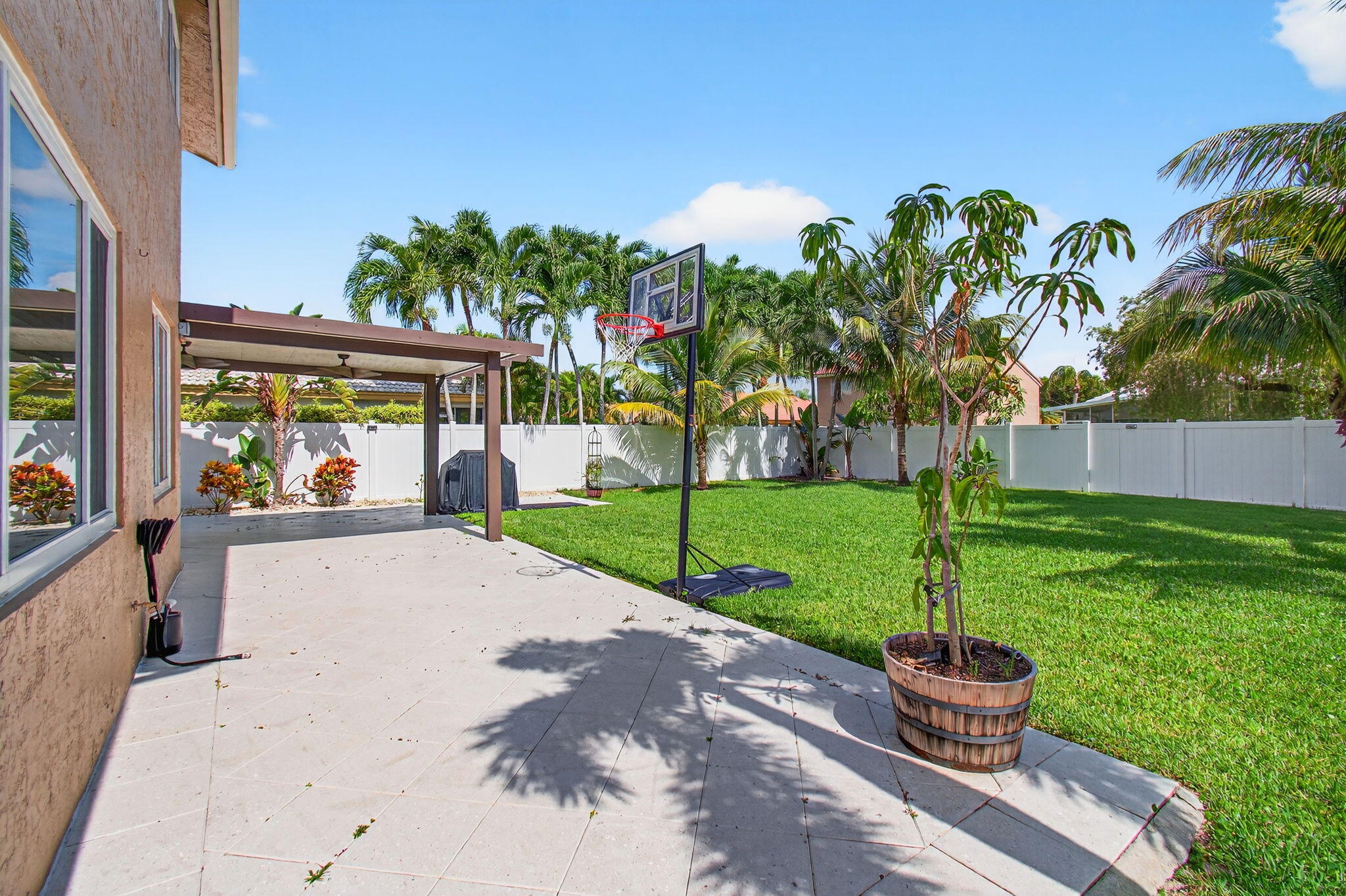 4551 NW 7th Street