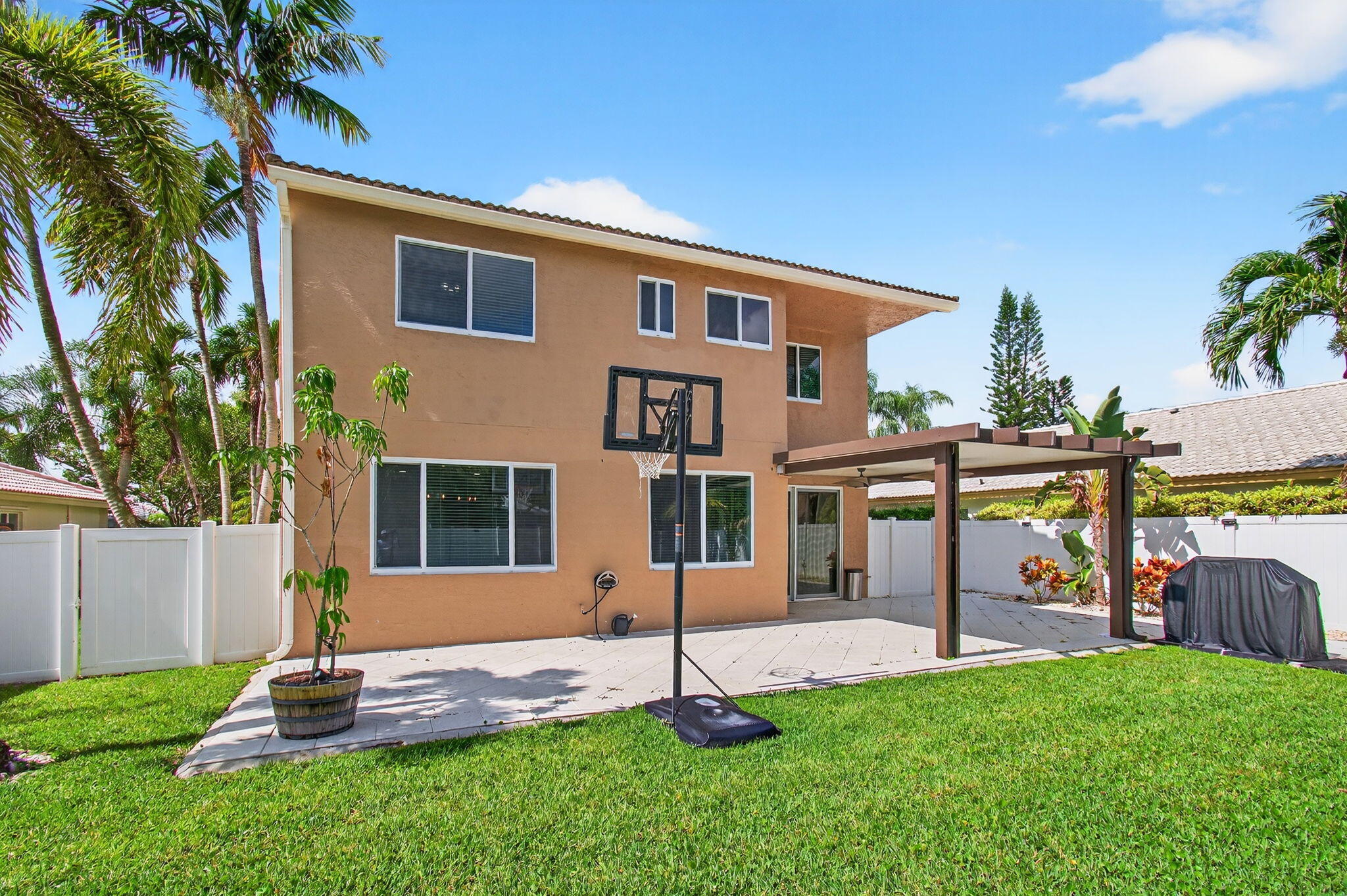 4551 NW 7th Street
